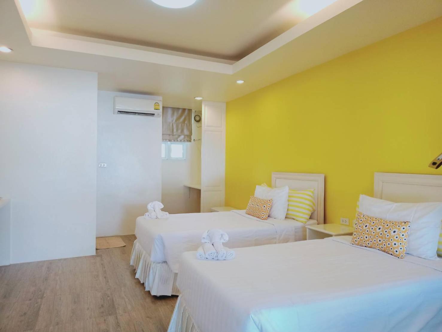 Banlomnow Hotel Chiang Rai Bagian luar foto