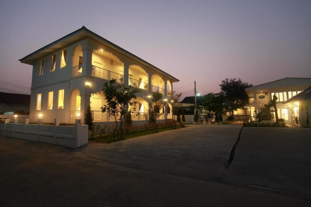 Banlomnow Hotel Chiang Rai Bagian luar foto